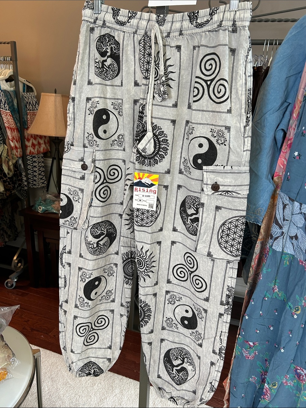Rising NWT Pants Yoga Joggers Symbol Grey Black Size Small - XLarge - Picture 2 of 2